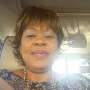 Meet your Posher, Lois