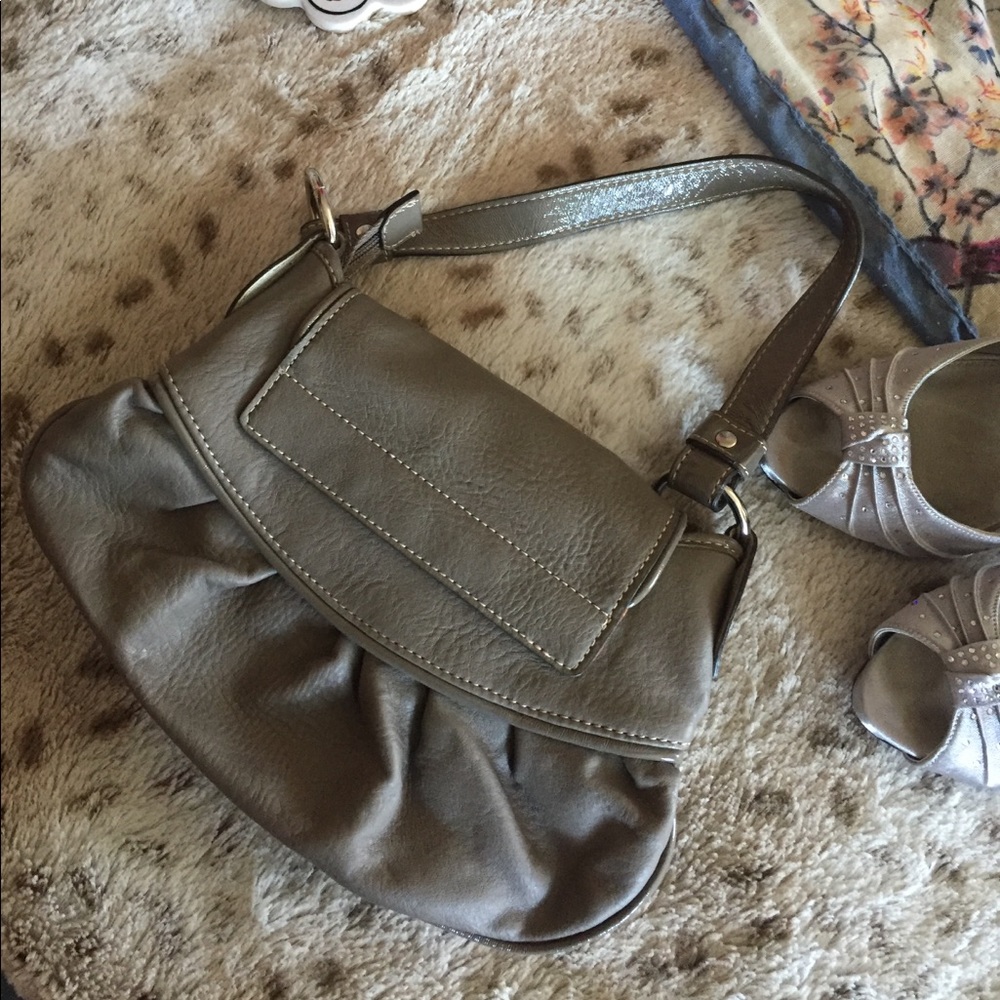 💋Small Grey Handbag - Picture 3 of 3