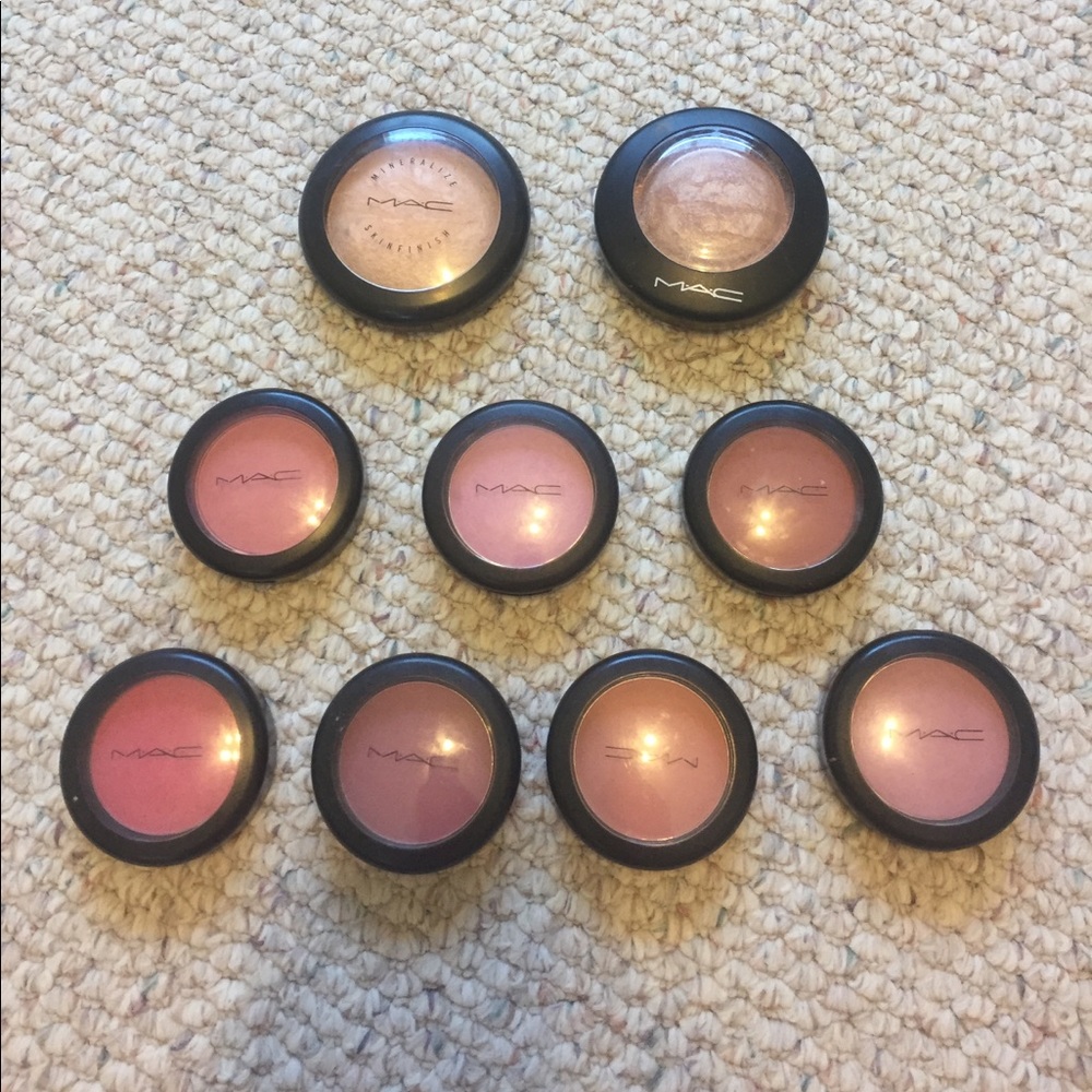 Lot of MAC blushes and highlighters