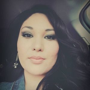 Meet your Posher, Ana