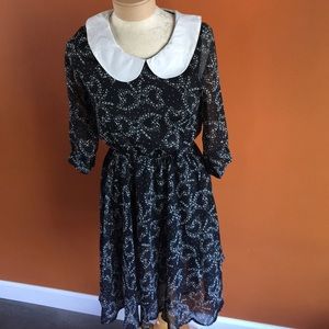 Be a star in this bow-tiful dress!