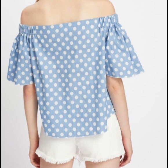 Polkadot off shoulder top w/ bellsleeve - Picture 4 of 5
