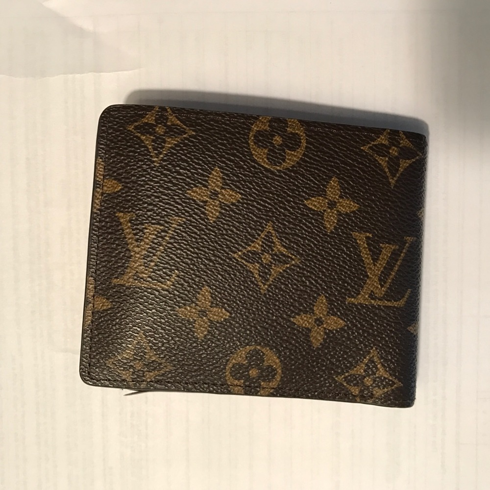 Louis Vuitton Wallet. 100% Authentic.