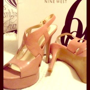 Nine West NWT blush pink platform size 8 sandal