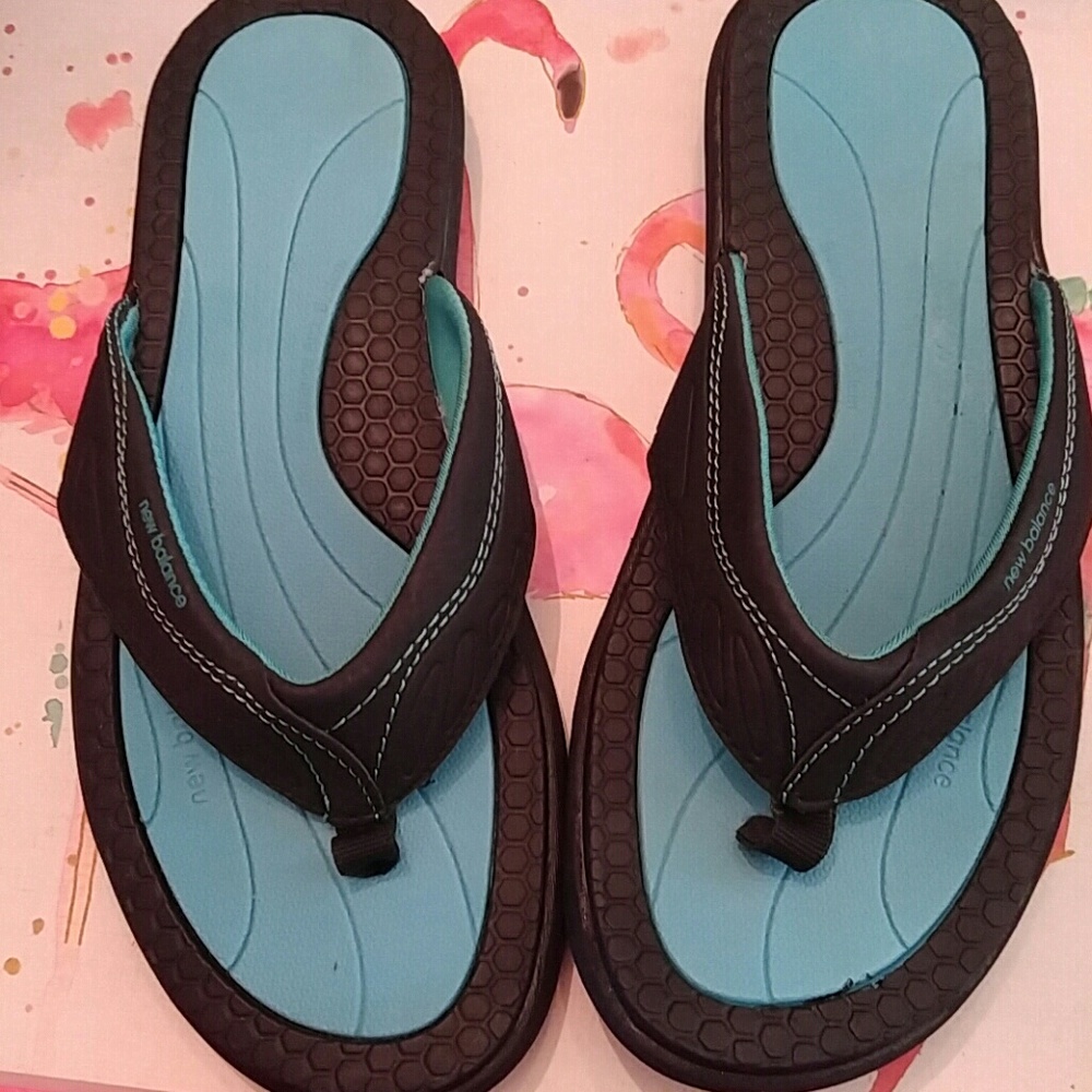 New balance flip flops