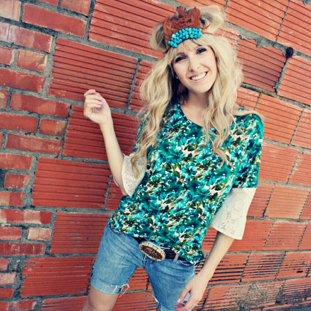 FLASH SALE: Floral and Lace Bell Sleeve Top