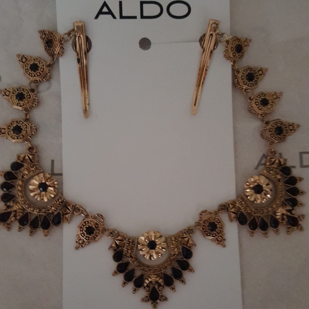 NWT Aldo black/gold statement clip collar necklace