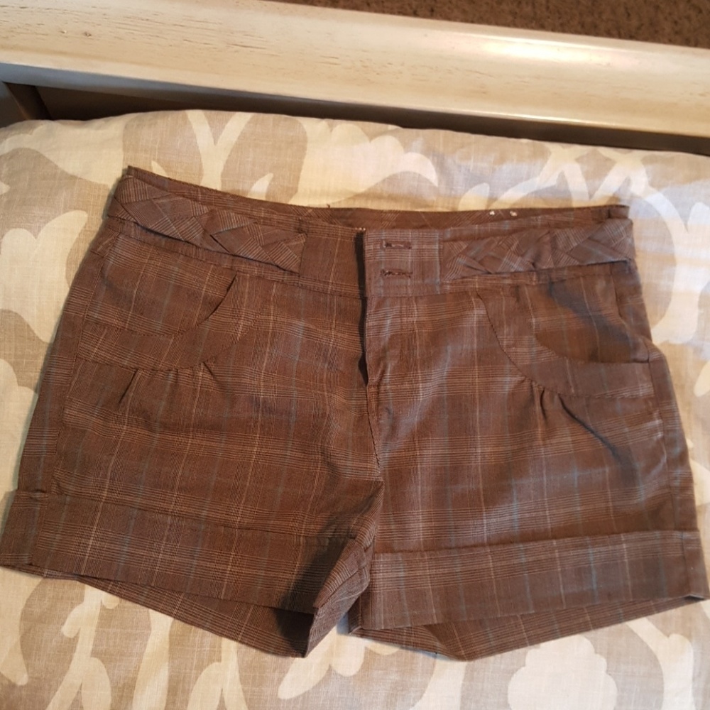Brown/tan plaid shorts