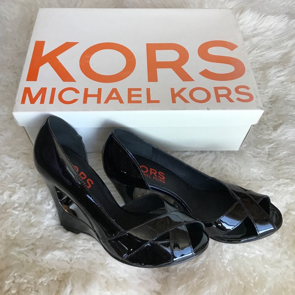 KORS Michael Kors patent leather wedge, size 6.5