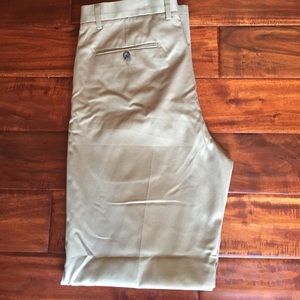 Like new Dockers khaki pant