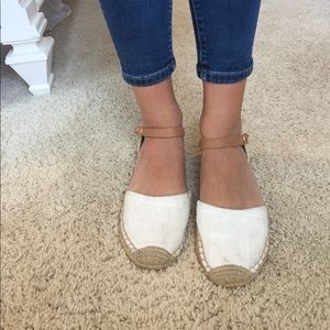 Sperry white flats