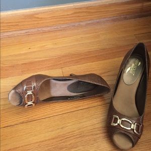 Nordstrom Rack Aerosoles Heelrest shoes.