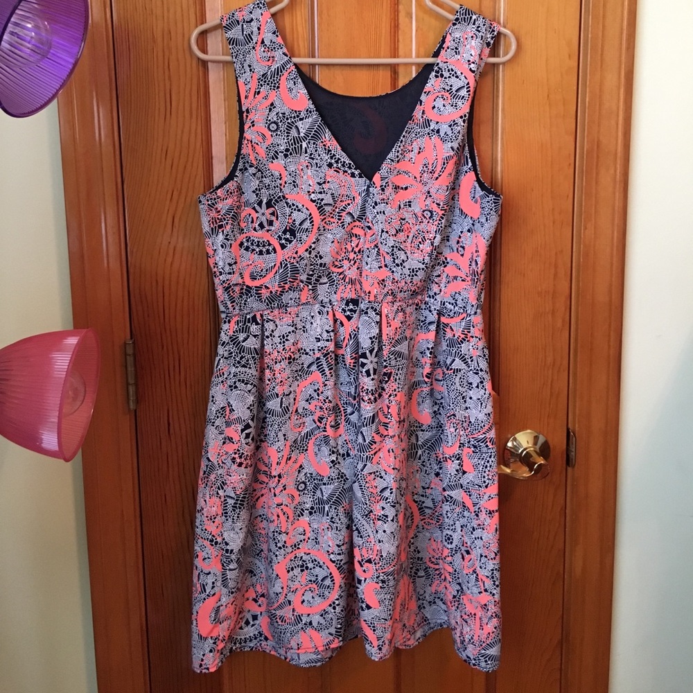 Dress - Picture 2 of 2