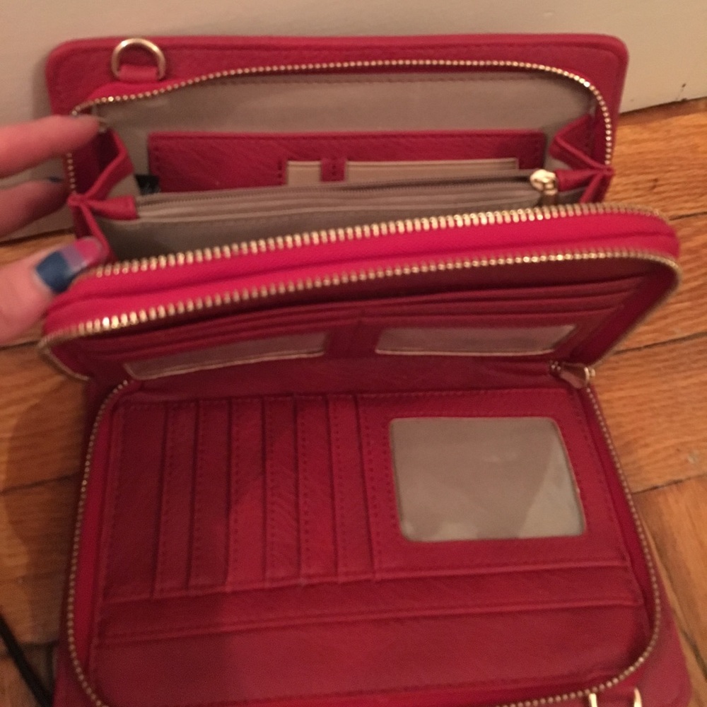 Red Wallet with Attachable Chain - Picture 2 of 2