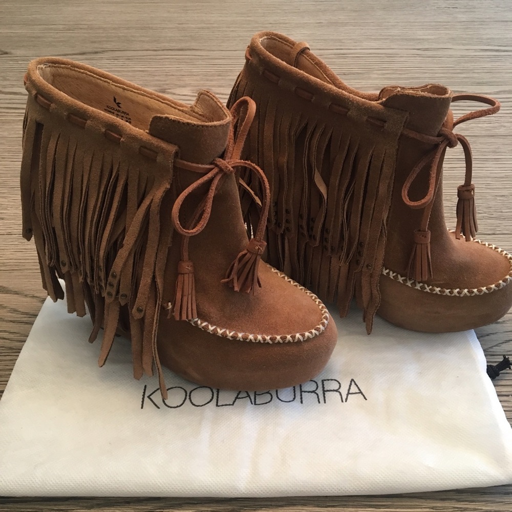 NWT Koolaburra Fringe Suede Booties