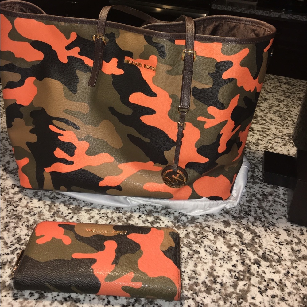 Michael Kors purse & wallet
