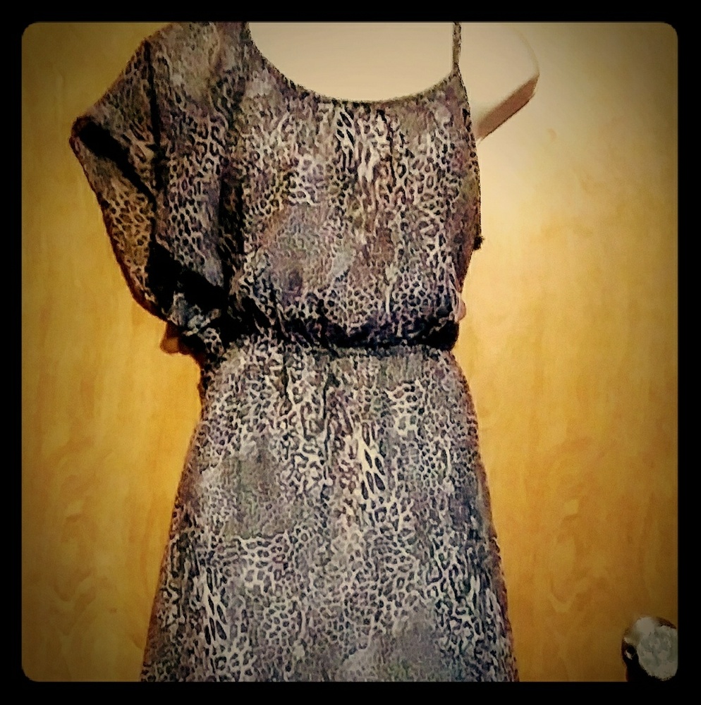 One sided sleeveless ruffle multi print dress