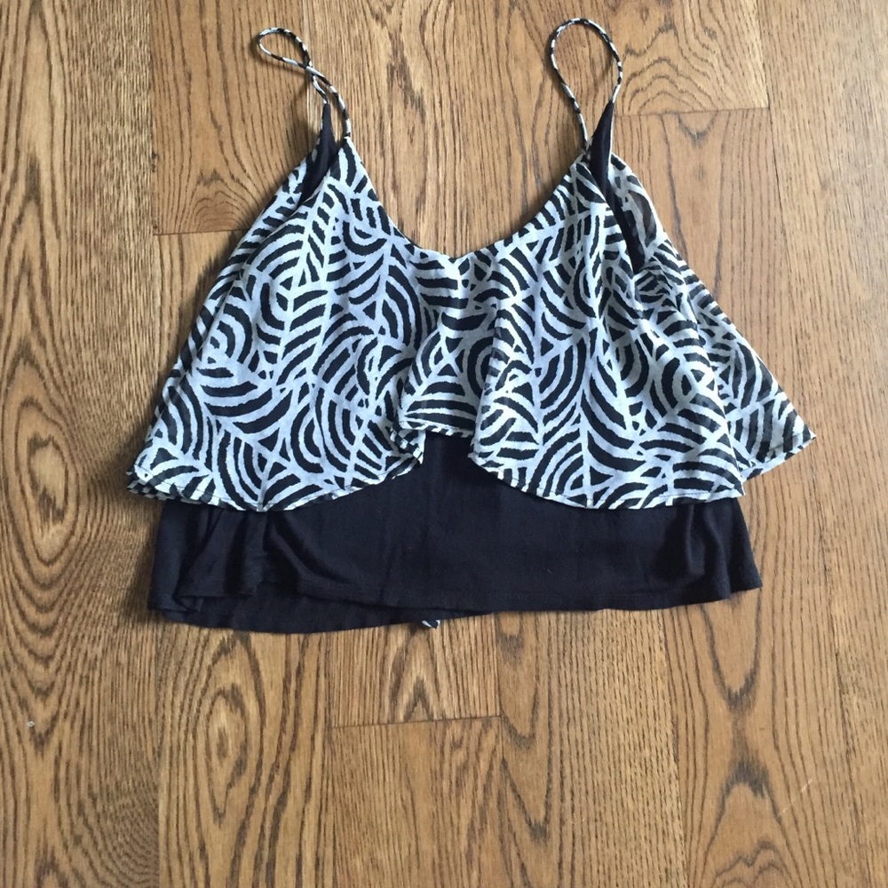 Super cute midi top!