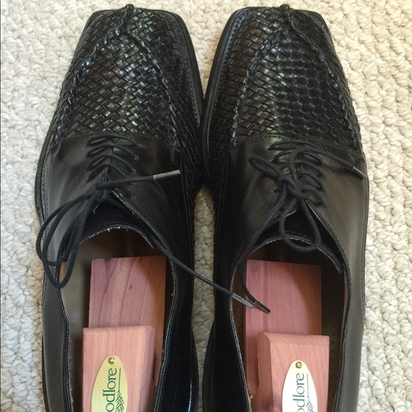 Italian woven oxfords - Picture 2 of 3