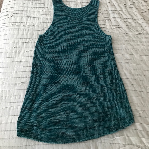 **SOLD*** Vera Wang tank top - Picture 3 of 6
