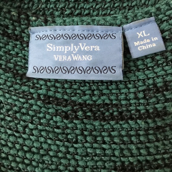 **SOLD*** Vera Wang tank top - Picture 4 of 6