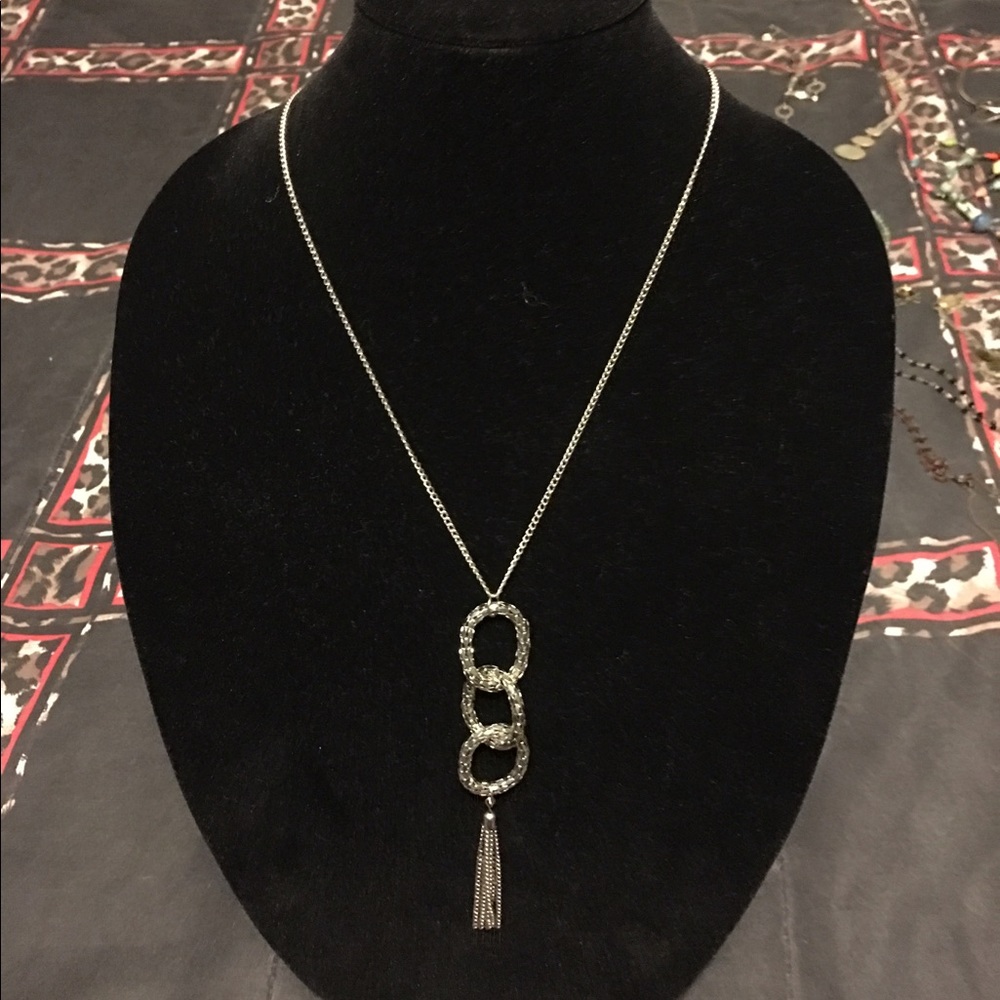 Woman's necklace