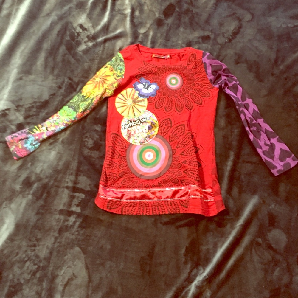 Red longsleeve shirt with patterned sleeves