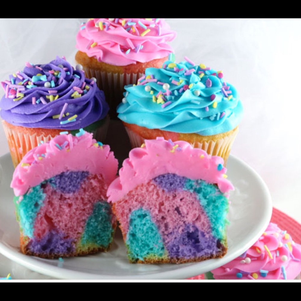 Meet your Posher, Sakiyna