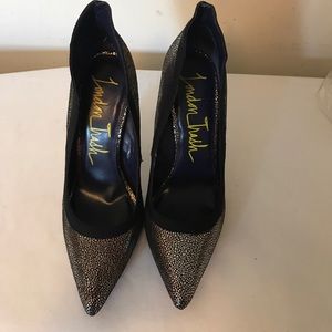London trash metallic heels size 8.5