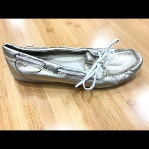 Sperry metallic Leather  silver Moccasins sz 9.5