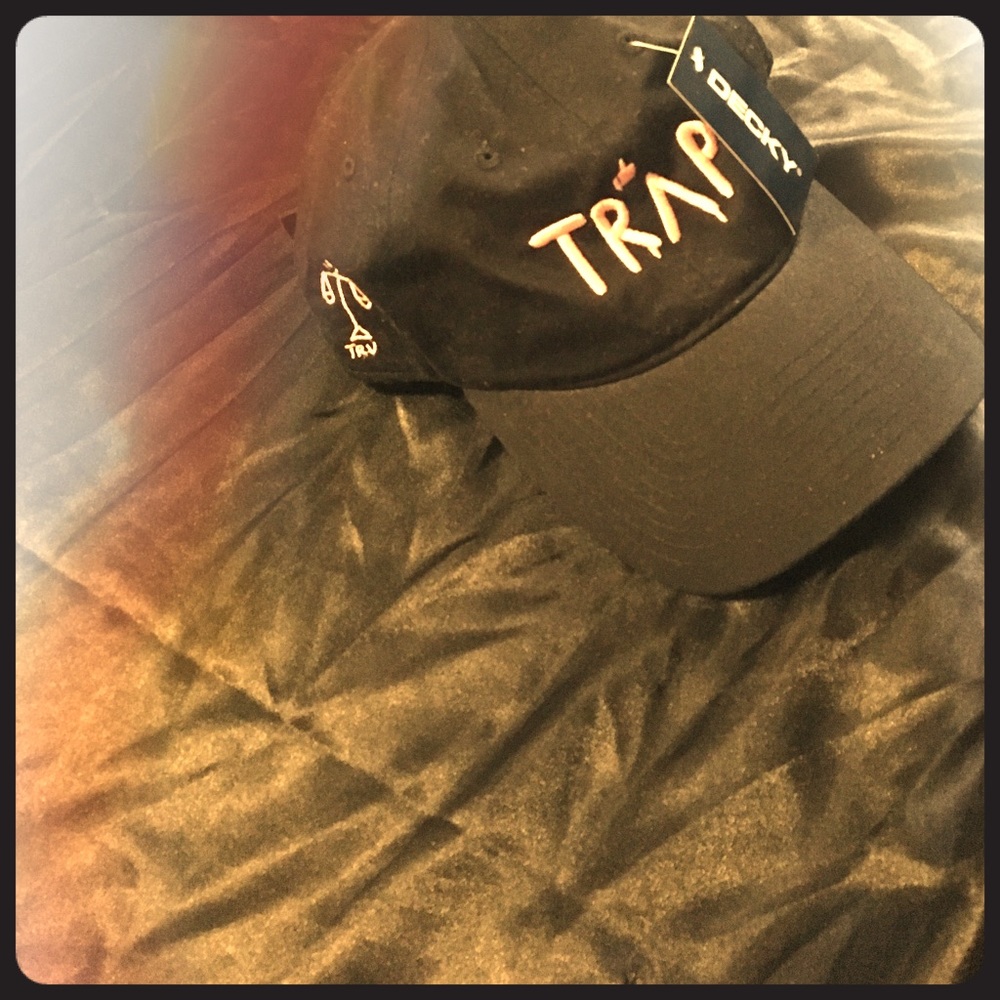 2 chains trap dad hat