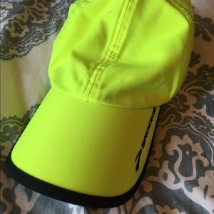 Brooks breathable running cap - never worn