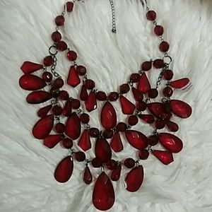 PERFECT FOR THE HOLIDAYS Bib statement necklace