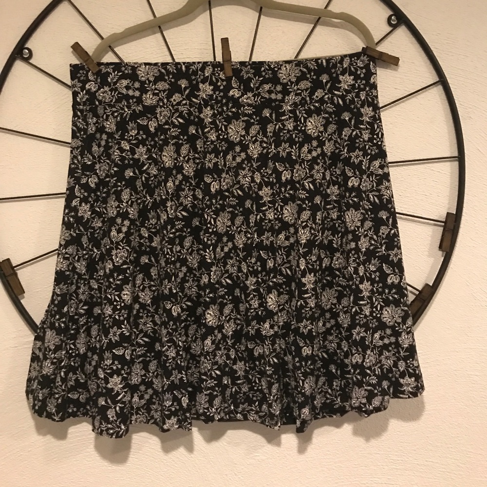 Floral print flowy skirt