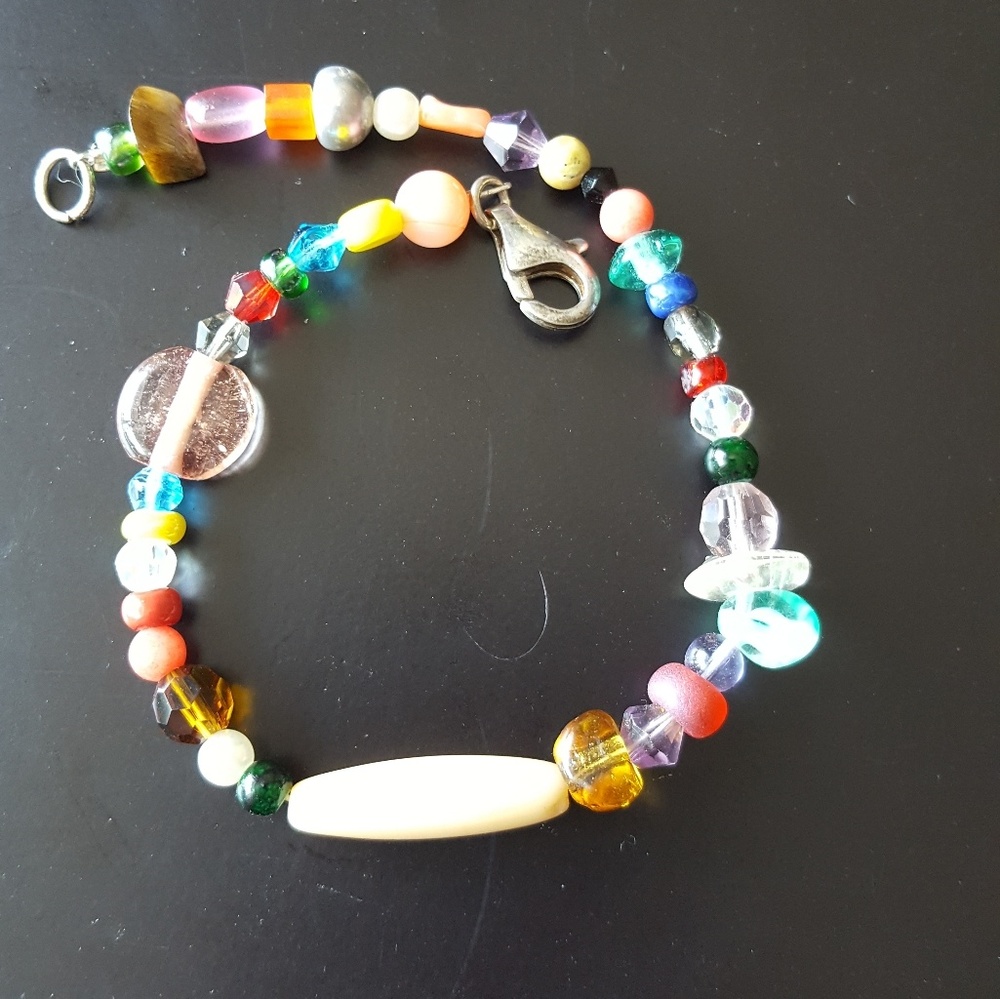 Multi color beaded bracelet