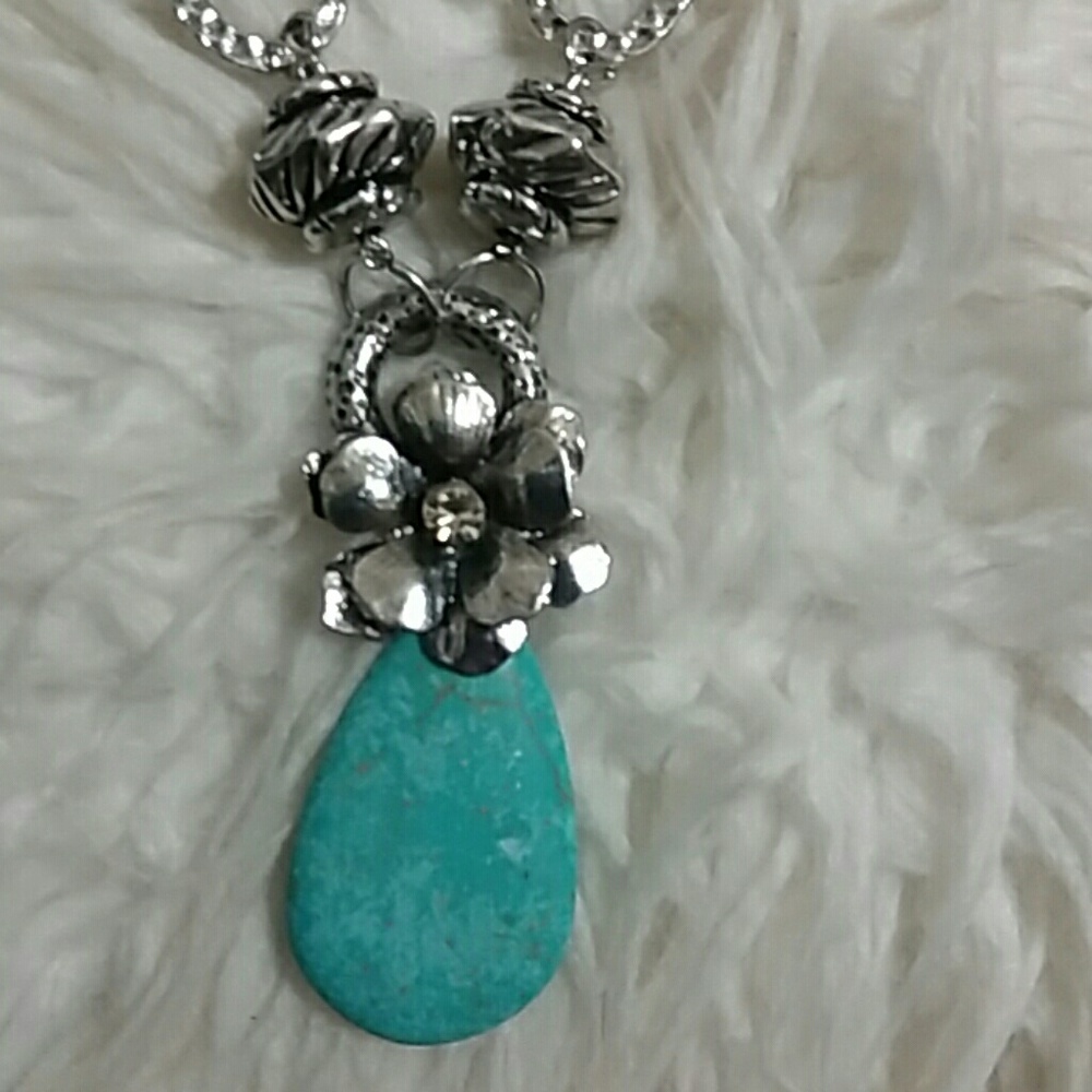 Faux turquoise necklace and earring set - Picture 4 of 5