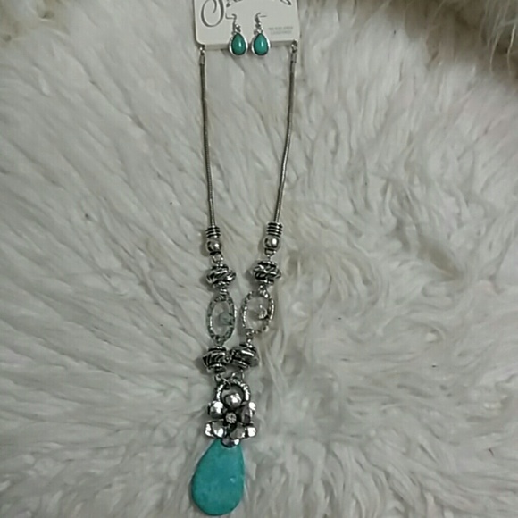 Jewelry - Faux turquoise necklace and earring set