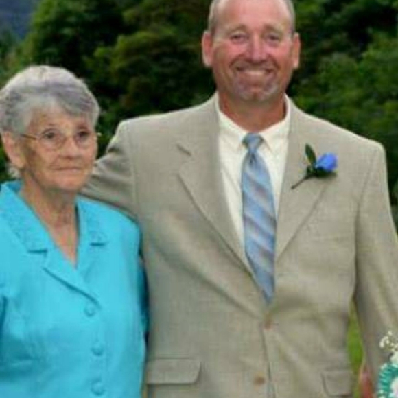 Meet your Posher, Misty - Picture 1 of 1