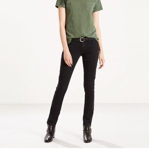 🌟MOVING SALE🌟Levi's black skinny jeans