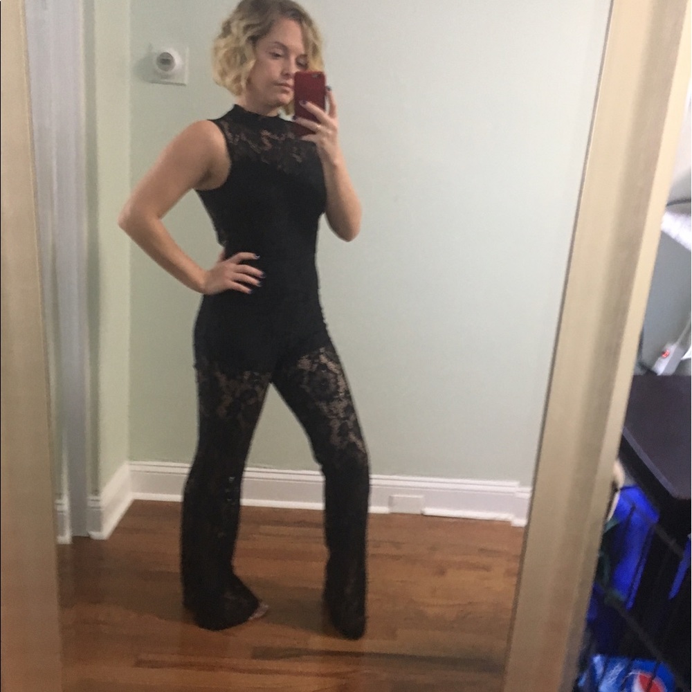 All lace Jumpsuit - Picture 3 of 4