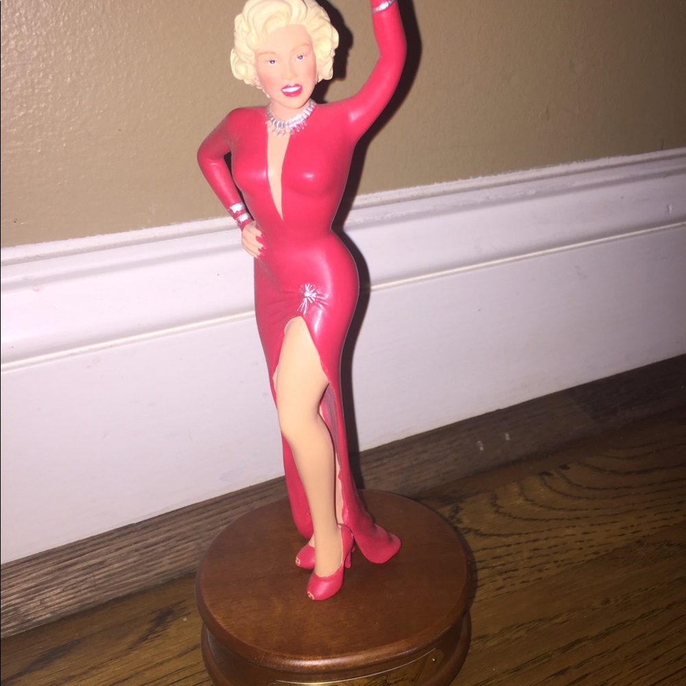 Marilyn Monroe Figurine