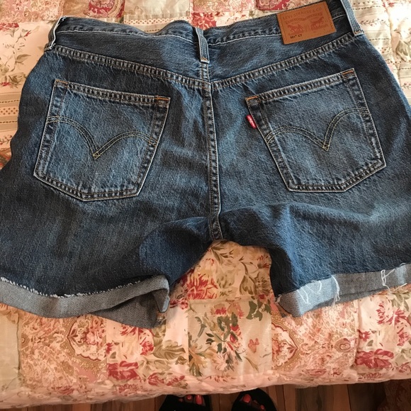 Levis shorts - Picture 2 of 2