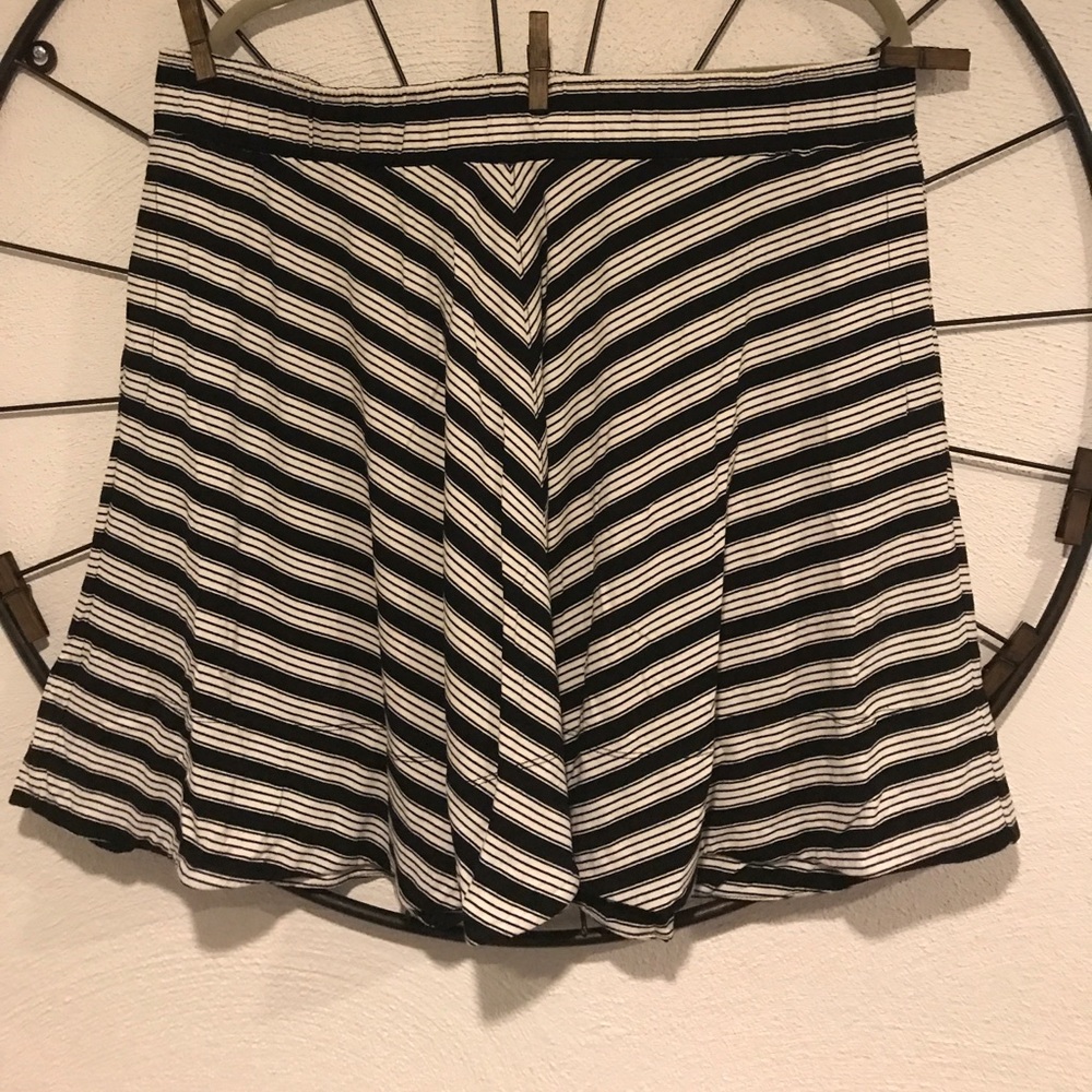 Striped print flowy skirt