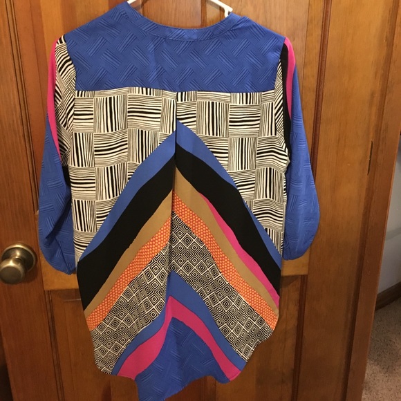 Super fun blouse! - Picture 2 of 3