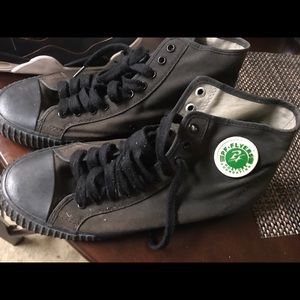 Flyers all star men's size 12