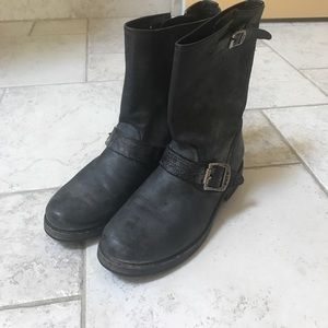 Frye Veronica short boots
