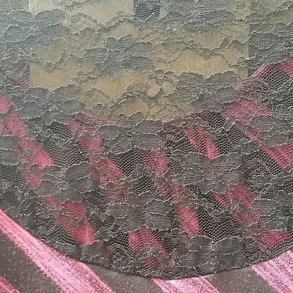 Pink and black striped top with lace back - Picture 4 of 4