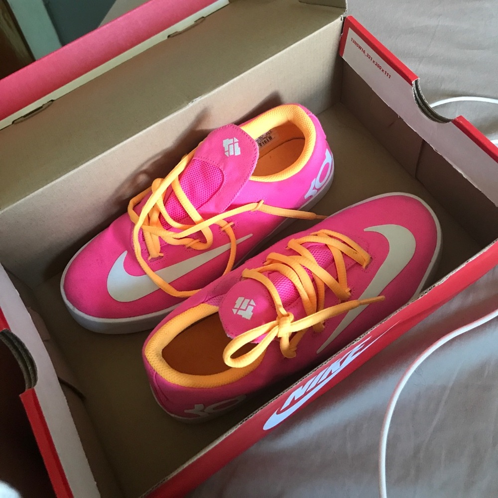 BRAND NEW Nike Kd gym shoes