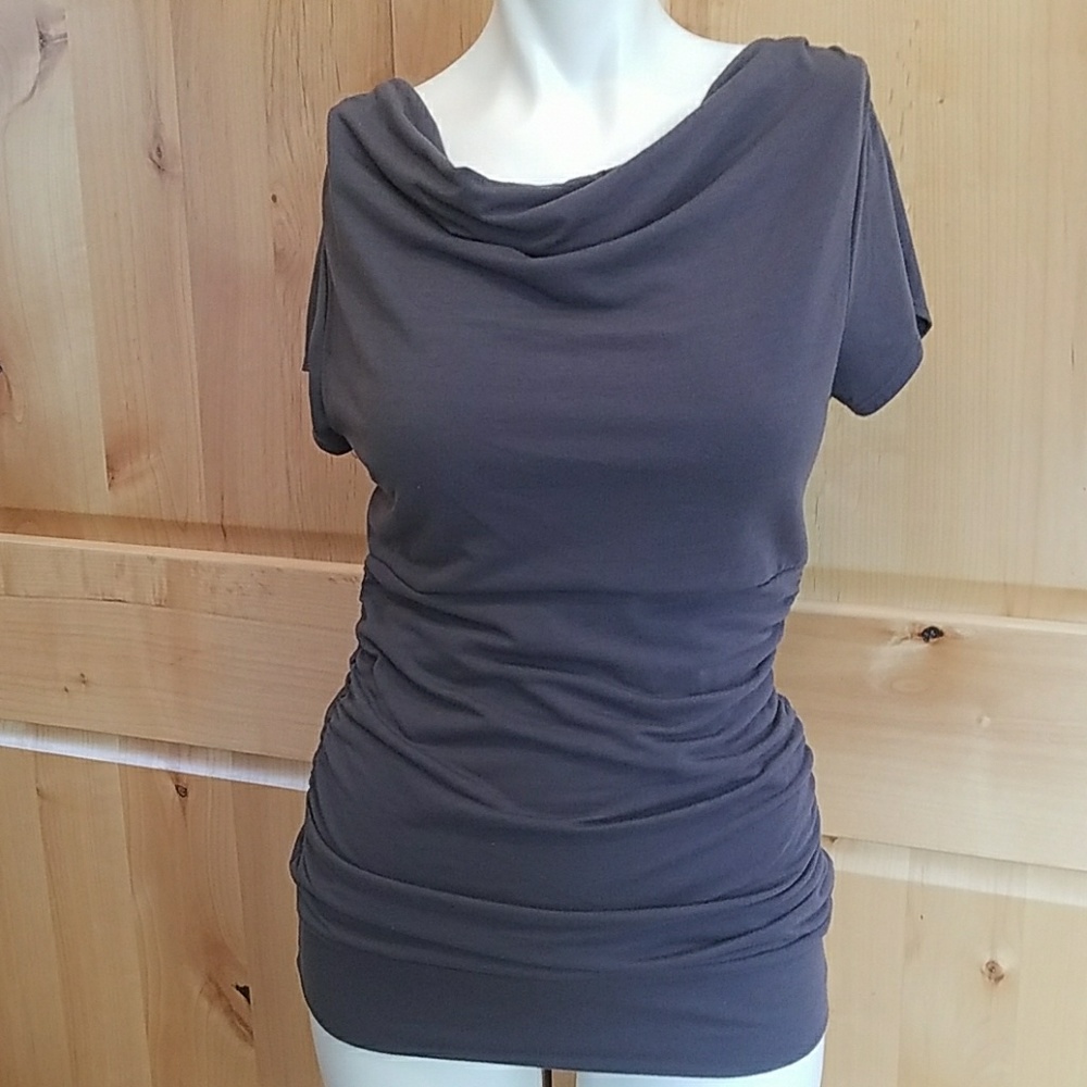 Short sleeve tunic gray top