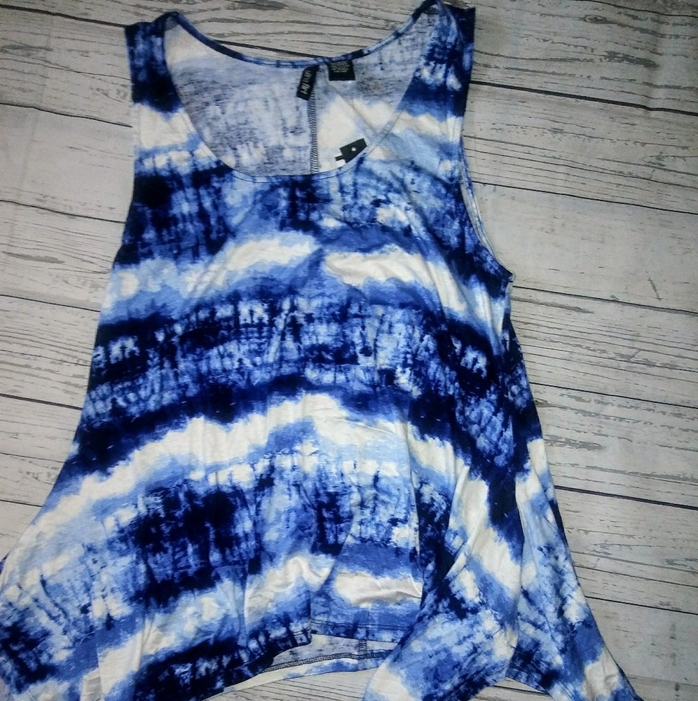 Ultra Flirt Tie Dye Sharkbite XL Top